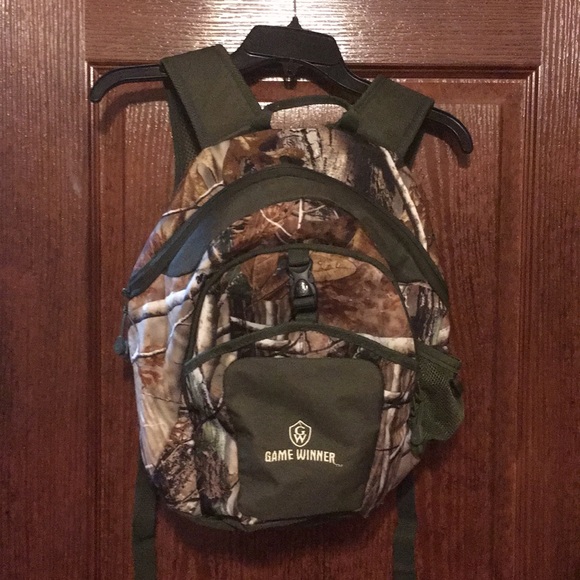 Game Winner Hunting Camo backpack - Picture 2 of 2